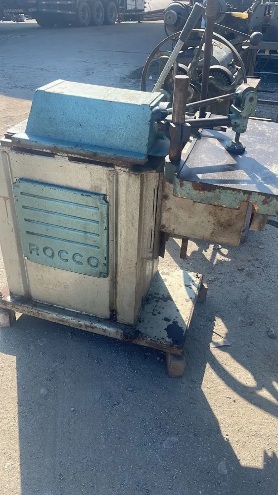 Furadeira Horizontal Marca Rocco Fu16