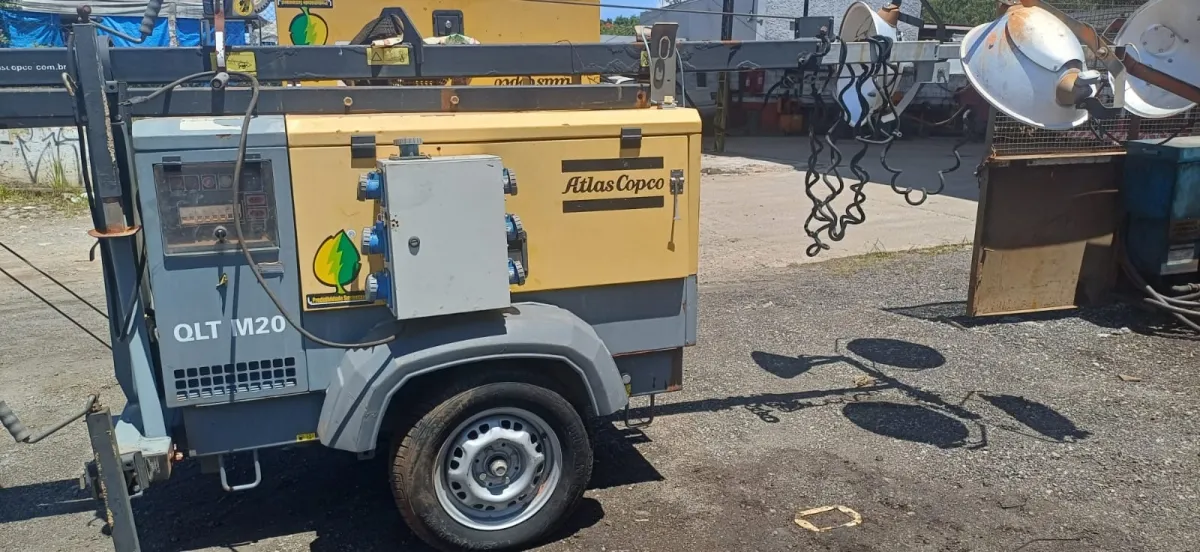 Torre De Iluminação Com Gerador A Diesel Atlas Copco Qltm20